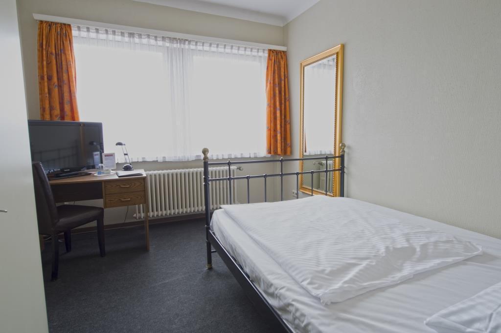 Hotel Continental Саарбрюккен Номер фото