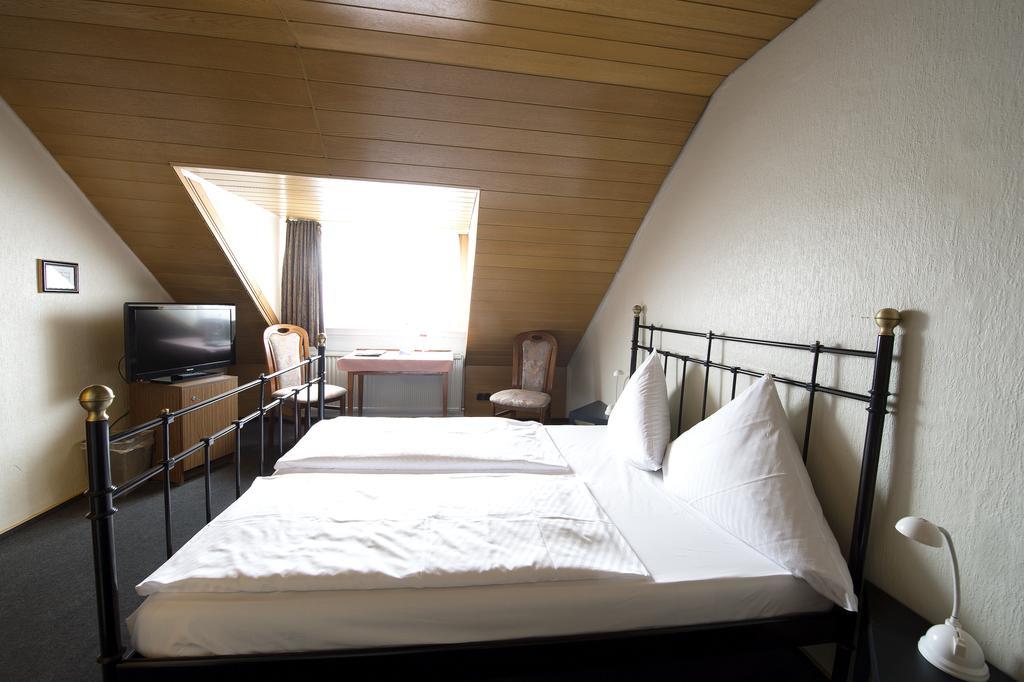 Hotel Continental Саарбрюккен Номер фото